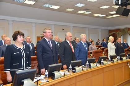 38 сессия Законодательного Собрания Иркутской области проходит под председательством Сергея Брилки