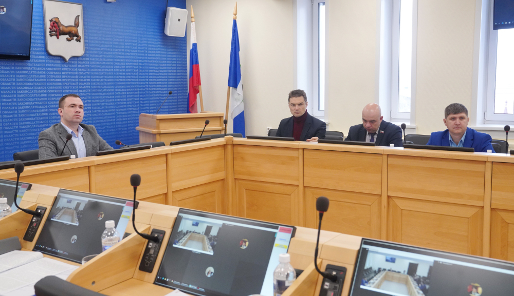 Работу административных комиссий муниципалитетов обсудили в ЗакСобрании