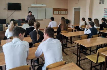 Ирина Синцова провела для девятиклассников иркутской школы № 42 урок по избирательному праву