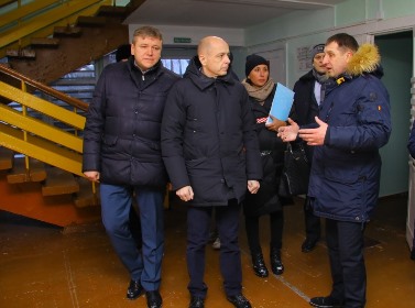 Депутаты Заксобрания взяли на контроль завершение ремонта СОК «Чемпион» в Братском районе