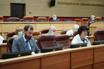 Александр Ведерников: депутаты должны включиться в контроль над ремонтом дорог в Иркутской области
