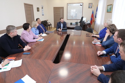 Александр Ведерников обсудил с депутатами планы работы комитетов и комиссий Законодательного Собрания