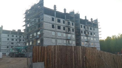 Парламентарии проверили ход строительства домов для переселения из ветхого и аварийного жилья в Братске