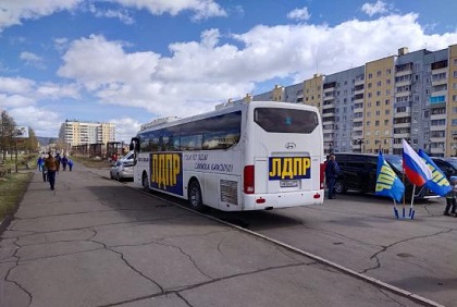 Георгий Любенков: по Иркутской области курсирует автобус помощи «Едем ко всем! Слышим каждого!»