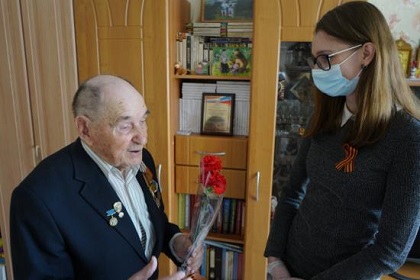 Нина Чекотова поздравила с Днём Победы ветеранов Правобережного округа Иркутска