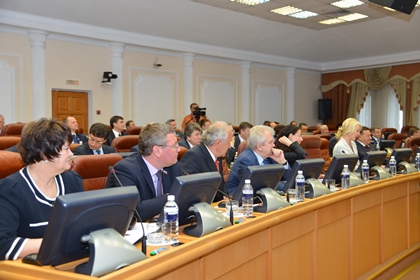 Проблемы функционирования высшей школы в Иркутской области обсудили на сессии Заксобрания