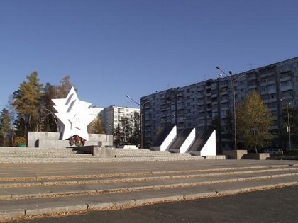 Объекты, включенные в проект "Городская среда", посетили областные парламентарии в Усть-Илимске
