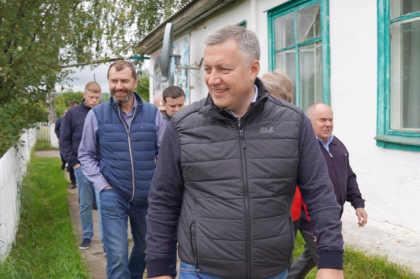 Депутаты ЗС приняли участие в рабочей поездке губернатора в Тулунский район 