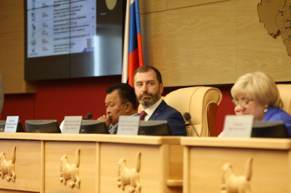 Учрежден знак отличия «Почетный наставник Иркутской области» с ежемесячной доплатой к пенсии