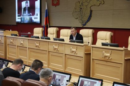 Комитет по госстроительству рекомендовал сессии принять постановление о формировании Общественной палаты Иркутской области