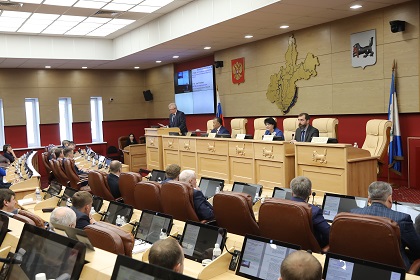 Депутаты продлили выплату областного материнского капитала до 2026 года