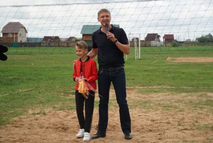 Волейбольный турнир между командами Иркутска и Хомутово прошел при поддержке Благотворительного фонда Красноштанова