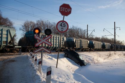 Обеспечение безопасности на железнодорожных переездах в Иркутской области – на контроле Виктора Шпакова