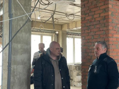 Денис Шершнев ознакомился с ходом ремонта и строительства соцобъектов в Тулунском районе