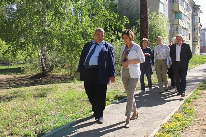 Наталья Дикусарова проверила ход работ по реализации программы "Комфортная среда" в ряде территорий области