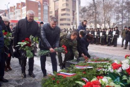 Спикер Законодательного Собрания области Сергей Брилка почтил память воинов-интернационалистов