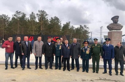 Кузьма Алдаров принял участие в открытии Аллеи Славы в посёлке Баяндай
