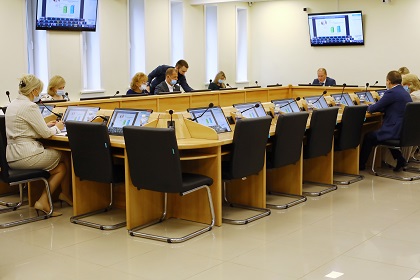 Комитет по бюджету рекомендовал принять законопроекты об исполнении регионального бюджета и бюджета ТФОМС  в 2020 году