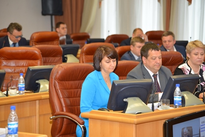 На сессии  приняты изменения в областной бюджет на 2015 и на плановый период 2016 и 2017 годов