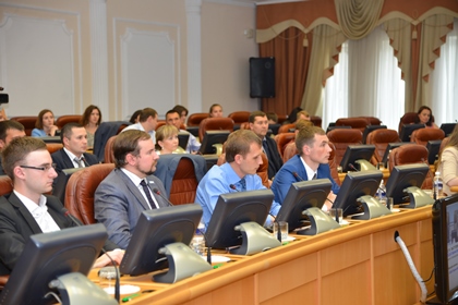 Законопроект о патриотическом воспитании обсудили депутаты Молодежного парламента