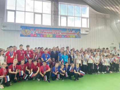 Физкультурно-оздоровительный комплекс запустили на территории средней общеобразовательной школы № 5 в Киренске