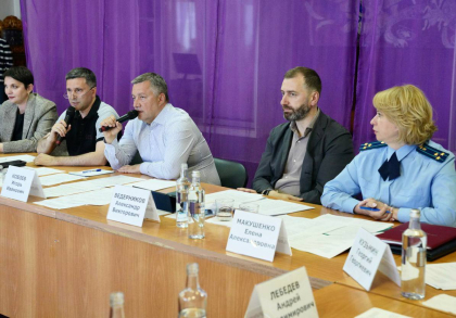 Александр Ведерников принял участие в обсуждении комплексного развития Байкальска