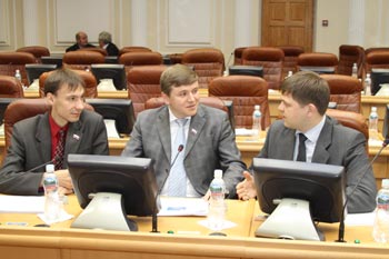 Молодые депутаты Законодательного Собрания определили единого кандидата в «Молодежный праймериз-2011»