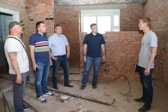 Депутаты Заксобрания взяли на контроль капремонт детского сада и клуба в посёлке Тубинский Усть-Илимского района