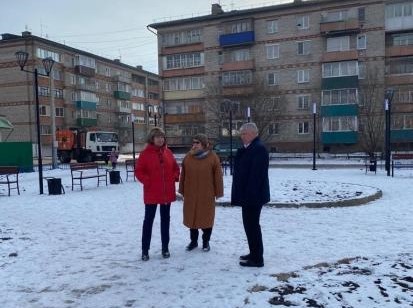 Ольга Безродных оценила ход реализации программ благоустройства в городе Зима