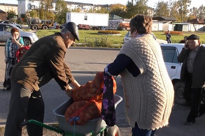 Депутаты организовали доставку 10 тонн овощей для жителей Нижнеудинска 