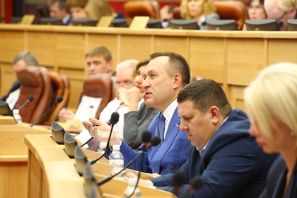 Поправки о дачных дорогах и хозобъектах поддержали депутаты Заксобрания