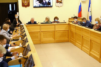 Профильный комитет рекомендовал принять законопроект об изменениях в бюджет