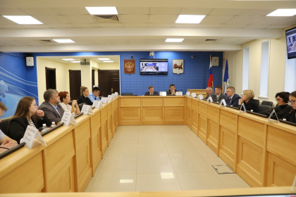 Предложения Иркутской области по поддержке отечественных производителей направят в Совет законодателей 