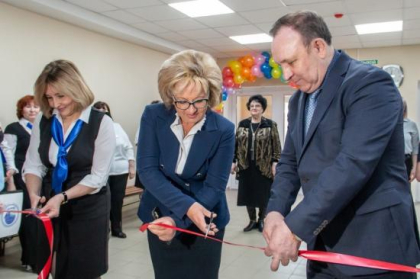 Галина Кудрявцева приняла участие в открытии после капитального ремонта школы в Хомутово