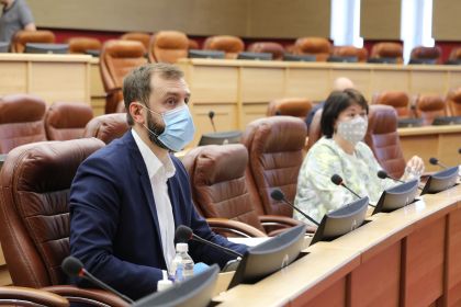 Подготовку к ЕГЭ и организацию детского летнего отдыха обсудили на Депутатском штабе по предупреждению распространения коронавируса