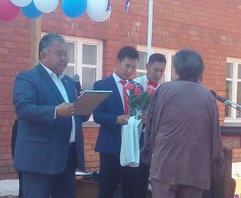 Кузьма Алдаров побывал на празднике в честь юбилея школы и детского сада в селе Ирхидей Осинского района