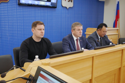 В Иркутской области актуализируют программу оснащения медучреждений оборудованием и транспортом
