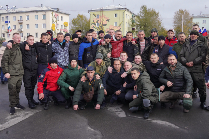 Александр Ведерников провел выездное совещание по поддержке семей мобилизованных в Черемхово