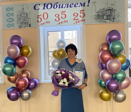 Вице-спикер ЗС Ольга Носенко поздравила протоиерея Каллиника с 50-летием рукоположения