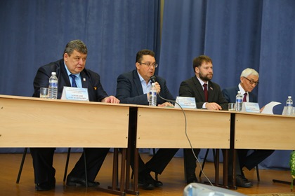 Организацию оказания медицинской помощи жителям Саянска и близлежащих территорий обсудили депутаты ЗС в ходе рабочего визита