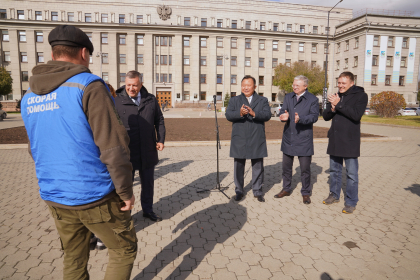 Депутаты ЗакСобрания приняли участие в церемонии вручения автомобилей лечебным учреждениям Иркутской области