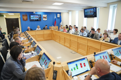 Проект областного бюджета рекомендован к принятию профильным комитетом ЗС