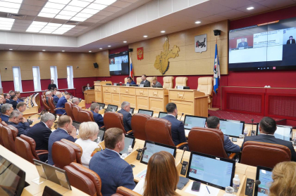 Под председательством Александра Ведерникова начала работу 11 сессия Законодательного Собрания