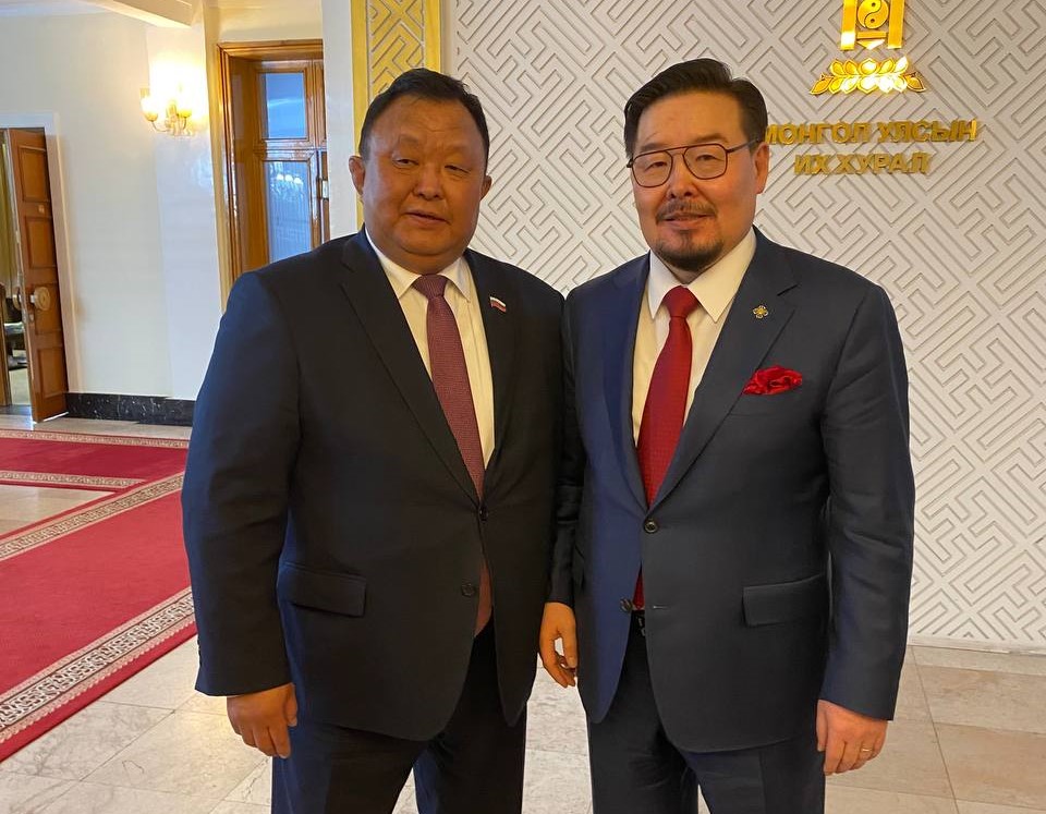 Кузьма Алдаров встретился с председателем Великого Государственного Хурала Монголии в ходе официального визита делегации Приангарья в Улан-Батор