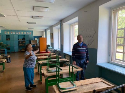 В преддверии нового учебного года депутаты ЗакСобрания проверили детские образовательные учреждения на территориях