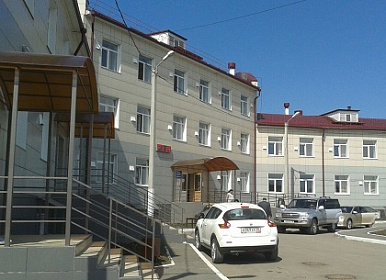 Ход работ по строительству КДЦ и больницы в Аларском районе оценили депутаты областного парламента