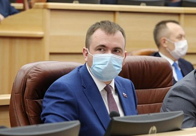 Депутат Виталий Перетолчин отчитался перед избирателями о работе за истекший парламентский сезон