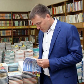 Артём Лобков проверил готовность школ Усть-Илимска к новому учебному году