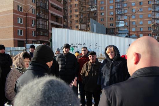Лариса Егорова и Ольга Носенко обсудили с жителями Октябрьского округа Иркутска возможность восстановления стадиона «Пионер»