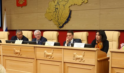 Вопрос о своевременном распределения бюджетных средств и проведении торгов рассмотрели на сессии